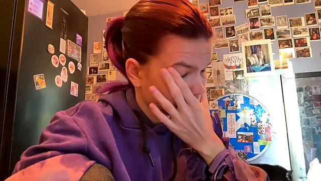 Snapshot of DarylLarrow chatting on 04/08/26, 04:14 DarylLarrow online show from 04/08/26, 04:14