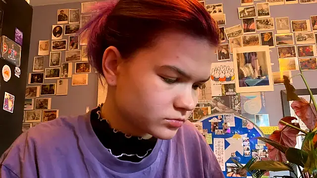 Snapshot of DarylLarrow chatting on 04/06/26, 09:21 DarylLarrow online show from 04/06/26, 09:21