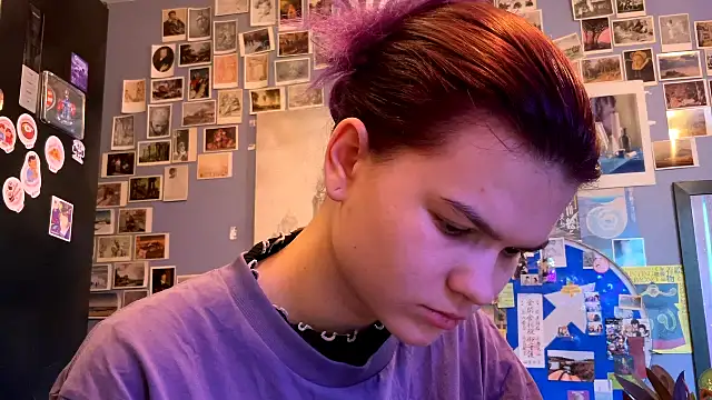 Snapshot of DarylLarrow chatting on 04/07/26, 04:14 DarylLarrow online show from 04/07/26, 04:14