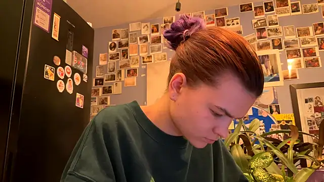 Snapshot of DarylLarrow chatting on 03/31/26, 05:26 DarylLarrow online show from 03/31/26, 05:26