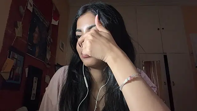 JenniRoutt online show from 04/11/26, 04:32