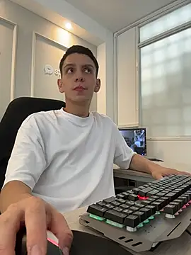 Liam Fiire online show from 04/04/26, 04:13