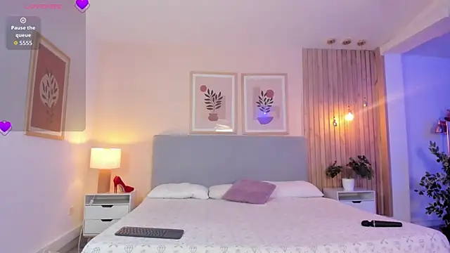 Snapshot of Moon_of_Hades chatting on 04/05/26, 03:46 Moon of Hades online show from 04/05/26, 03:46