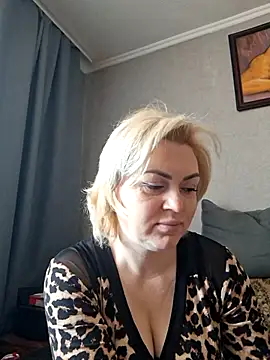 SylvieGold453 online show from 05/11/26, 06:26