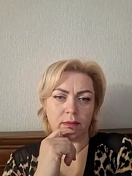 SylvieGold453 online show from 04/15/26, 09:26