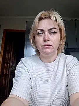 SylvieGold453 online show from 05/28/26, 12:33