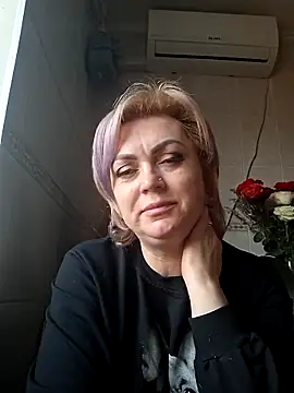 SylvieGold453 online show from 04/17/26, 04:21