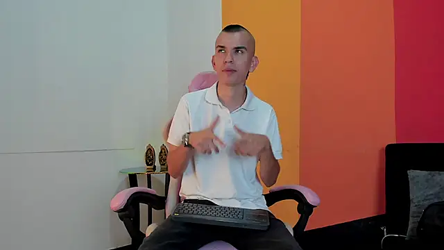 Rowan Cley online show from 04/13/26, 07:51