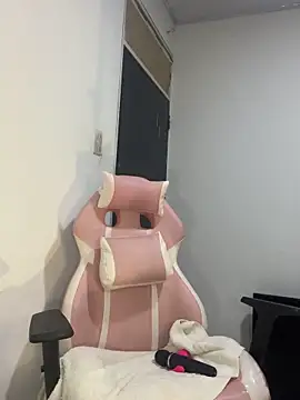 liaa swan online show from 04/09/26, 12:56