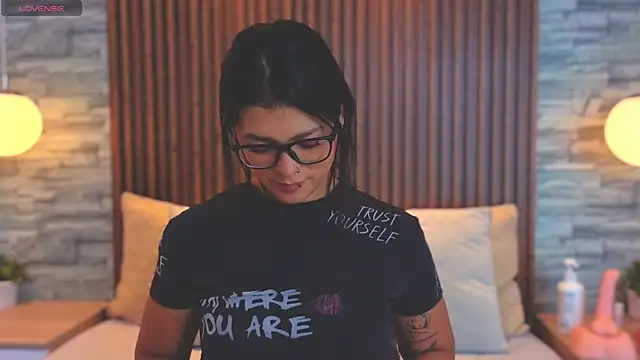 Mia milf x online show from 05/29/26, 11:16