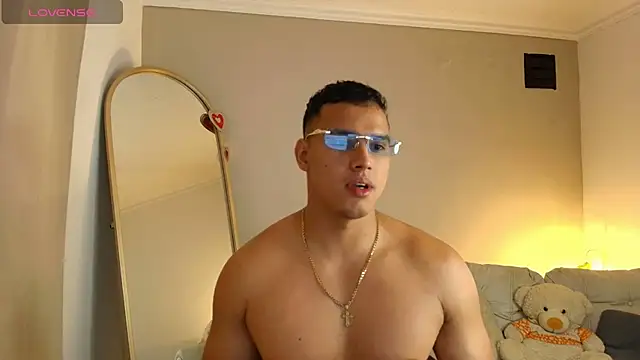 Maxi and Ares online show from 04/05/26, 07:09