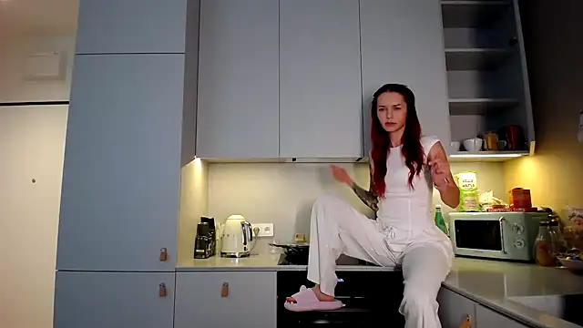 Snapshot of eva_oopsy chatting on 04/14/26, 01:16 eva oopsy online show from 04/14/26, 01:16