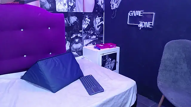 Snapshot of Shanel_black chatting on 04/13/26, 07:07 Shanel black online show from 04/13/26, 07:07