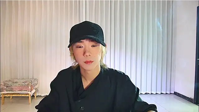 Snapshot of wumei-001 chatting on 04/09/26, 01:51 wumei-001 online show from 04/09/26, 01:51