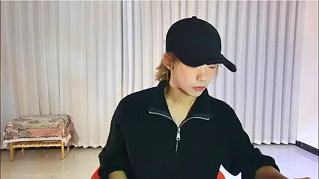 Snapshot of wumei-001 chatting on 04/06/26, 10:38 wumei-001 online show from 04/06/26, 10:38