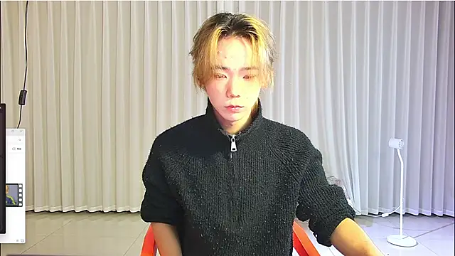 Snapshot of wumei-001 chatting on 04/04/26, 04:30 wumei-001 online show from 04/04/26, 04:30