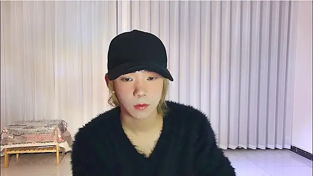 Snapshot of wumei-001 chatting on 04/05/26, 11:06 wumei-001 online show from 04/05/26, 11:06