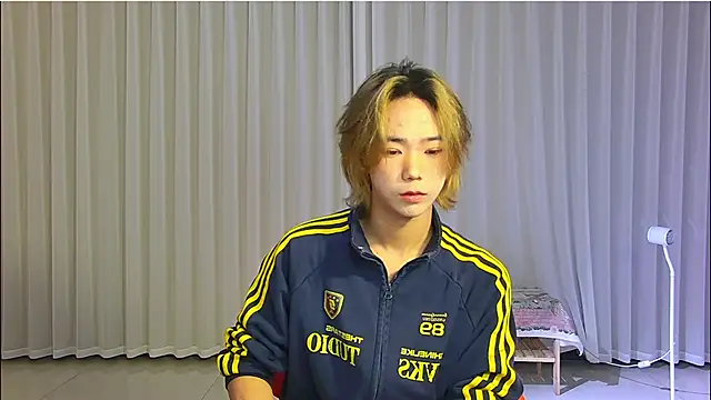 Snapshot of wumei-001 chatting on 04/03/26, 11:16 wumei-001 online show from 04/03/26, 11:16