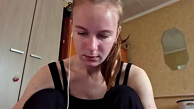 DonnaKuc online show from 04/08/26, 06:15