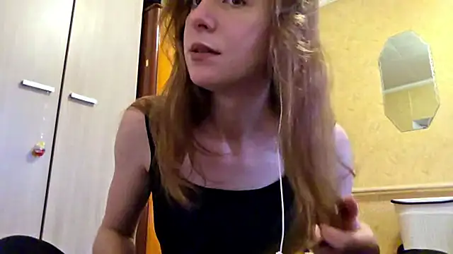 DonnaKuc online show from 04/09/26, 06:04