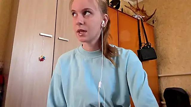 DonnaKuc online show from 04/01/26, 06:15