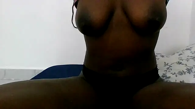 Snapshot of Thandiwe2003 chatting on 06/02/26, 05:07 Thandiwe2003 online show from 06/02/26, 05:07