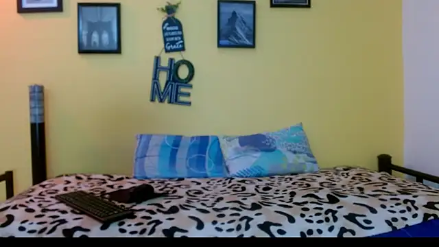 Snapshot of 18dulcegatita chatting on 04/12/26, 06:44 18dulcegatita online show from 04/12/26, 06:44