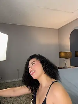 LuxyLux  online show from 04/01/26, 12:02