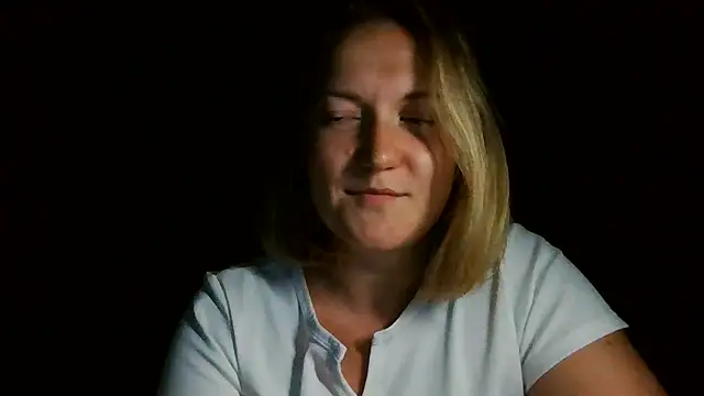 TinaKittyX online show from 06/27/26, 08:04