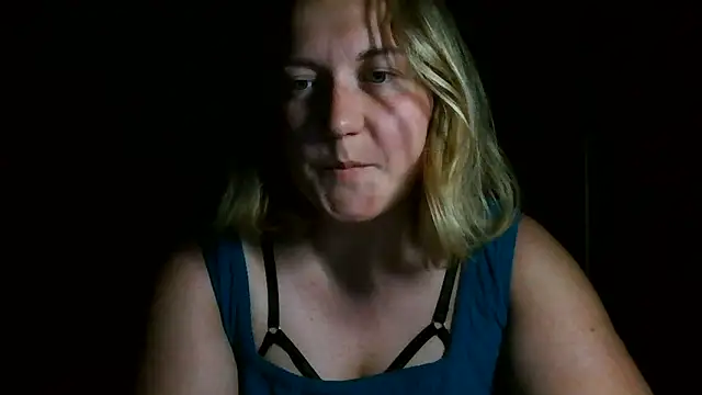 TinaKittyX online show from 06/12/26, 09:34