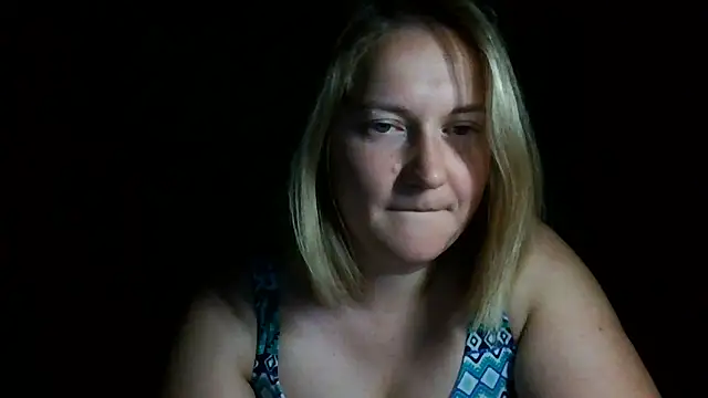 TinaKittyX online show from 06/14/26, 08:43