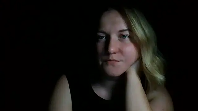TinaKittyX online show from 05/15/26, 09:13