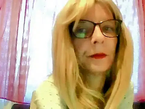 Snapshot of Marta_milf chatting on 04/07/26, 03:36 Marta milf online show from 04/07/26, 03:36