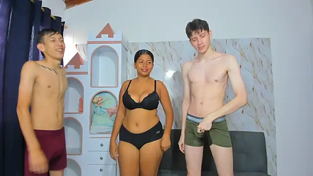 playhouse couple online show from 04/07/26, 01:46