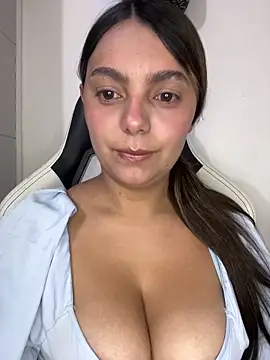 Snapshot of SOFIA_BRIZZ chatting on 04/06/26, 08:04 SOFIA BRIZZ online show from 04/06/26, 08:04