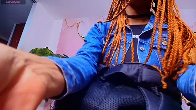 cherry latiinn19 online show from 04/24/26, 11:12