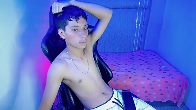 Snapshot of Yei_lee_ chatting on 04/13/26, 03:43 Yei lee online show from 04/13/26, 03:43