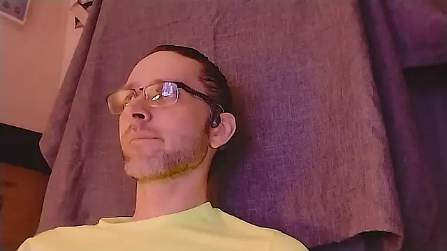 Snapshot of barebearstudio chatting on 04/06/26, 08:04 barebearstudio online show from 04/06/26, 08:04