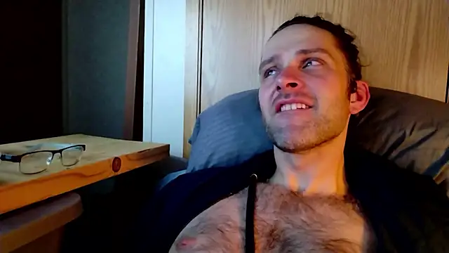 Snapshot of barebearstudio chatting on 04/02/26, 01:51 barebearstudio online show from 04/02/26, 01:51