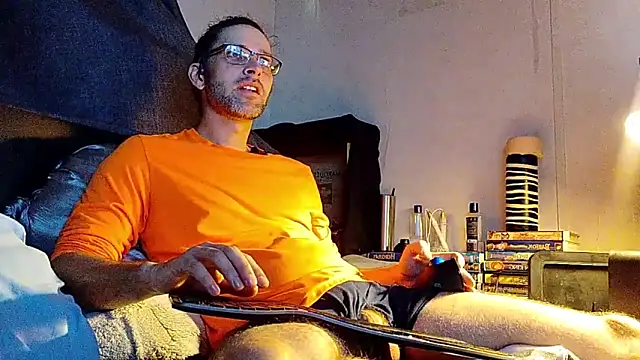 Snapshot of barebearstudio chatting on 04/13/26, 10:47 barebearstudio online show from 04/13/26, 10:47