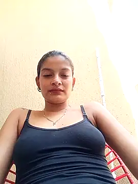 Snapshot of Lyra_Siren chatting on 04/19/26, 06:43 Lyra Siren online show from 04/19/26, 06:43
