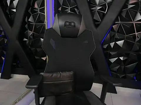 Snapshot of AbbyRogers1 chatting on 04/03/26, 04:52 AbbyRogers1 online show from 04/03/26, 04:52