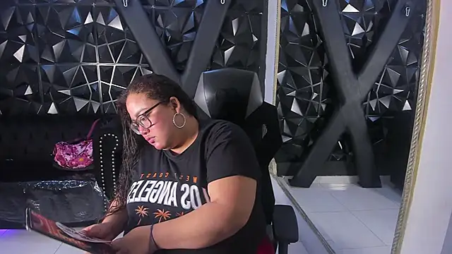 Snapshot of AbbyRogers1 chatting on 04/14/26, 03:22 AbbyRogers1 online show from 04/14/26, 03:22