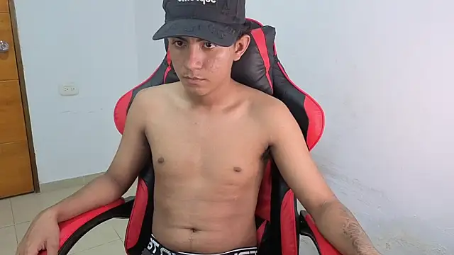 Snapshot of darknigthx chatting on 04/15/26, 12:05 darknigthx online show from 04/15/26, 12:05