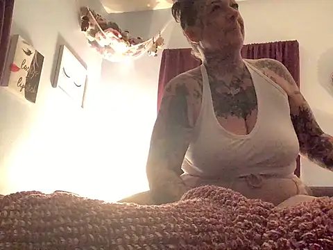 Snapshot of Kitty_bang chatting on 04/13/26, 09:13 Kitty bang online show from 04/13/26, 09:13