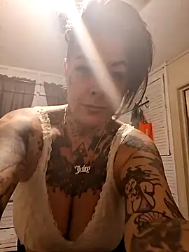 Snapshot of Kitty_bang chatting on 04/15/26, 03:56 Kitty bang online show from 04/15/26, 03:56