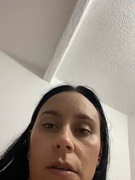 Snapshot of EmilyBrown01 chatting on 04/14/26, 03:00 EmilyBrown01 online show from 04/14/26, 03:00