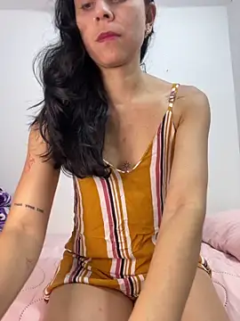 EmilyBrown01 online show from 05/05/26, 03:53