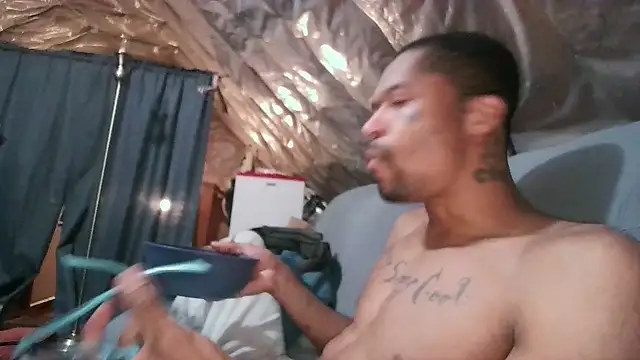 Snapshot of JRNBLU44 chatting on 04/12/26, 11:02 JRNBLU44 online show from 04/12/26, 11:02