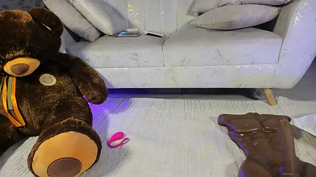 Rolyloren1 online show from 05/23/26, 03:33